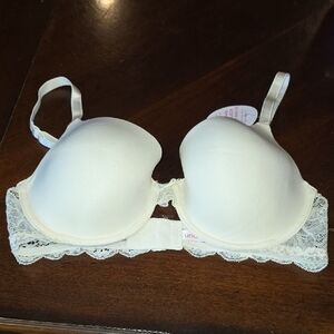 (J15) Cream Lace Trim Push-Up Bra